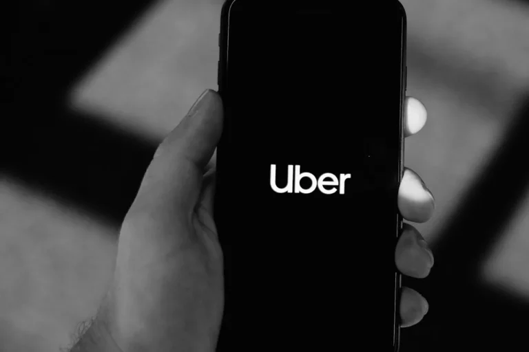 Why Transparent Taxi Pricing Beats Surging App Rates Every Single Time